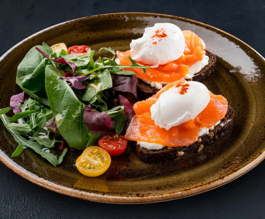 Poached eggs with salmon