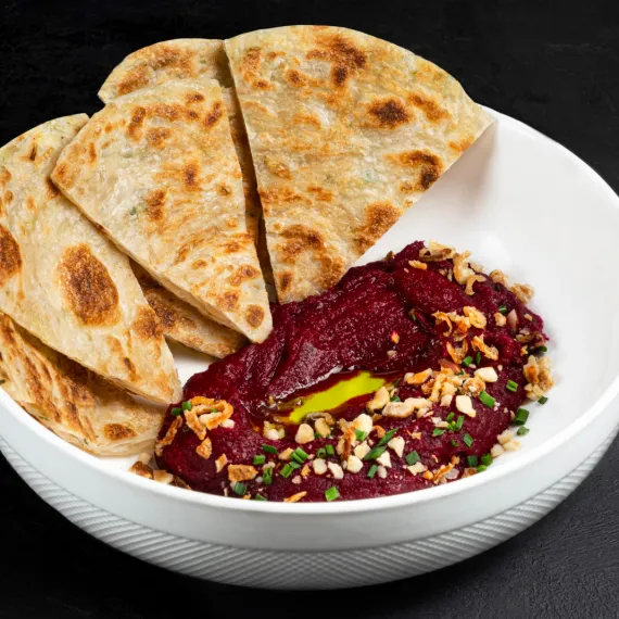 Хумус из свеклы