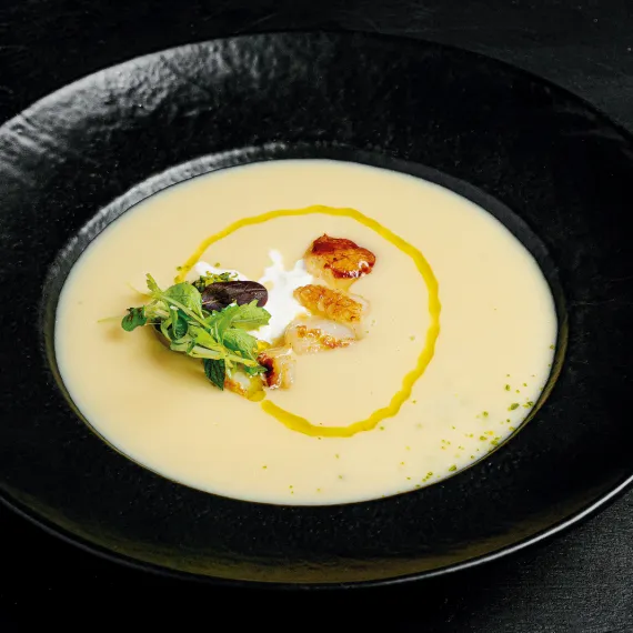 Картофельно-имбирный суп с гребешком