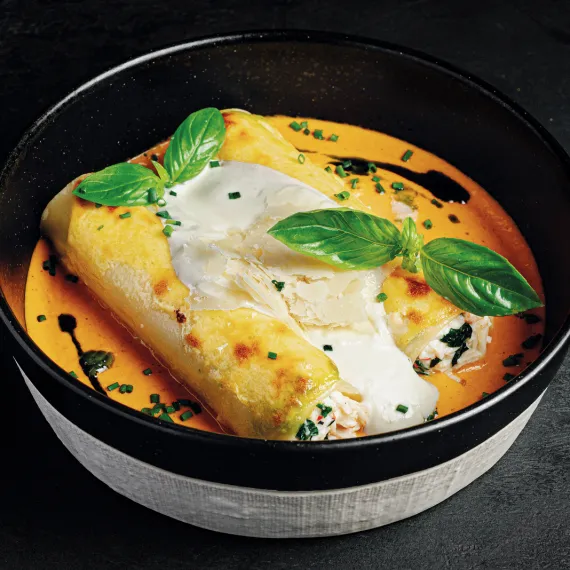 Паста каннеллони краб-креветка с соусом биск