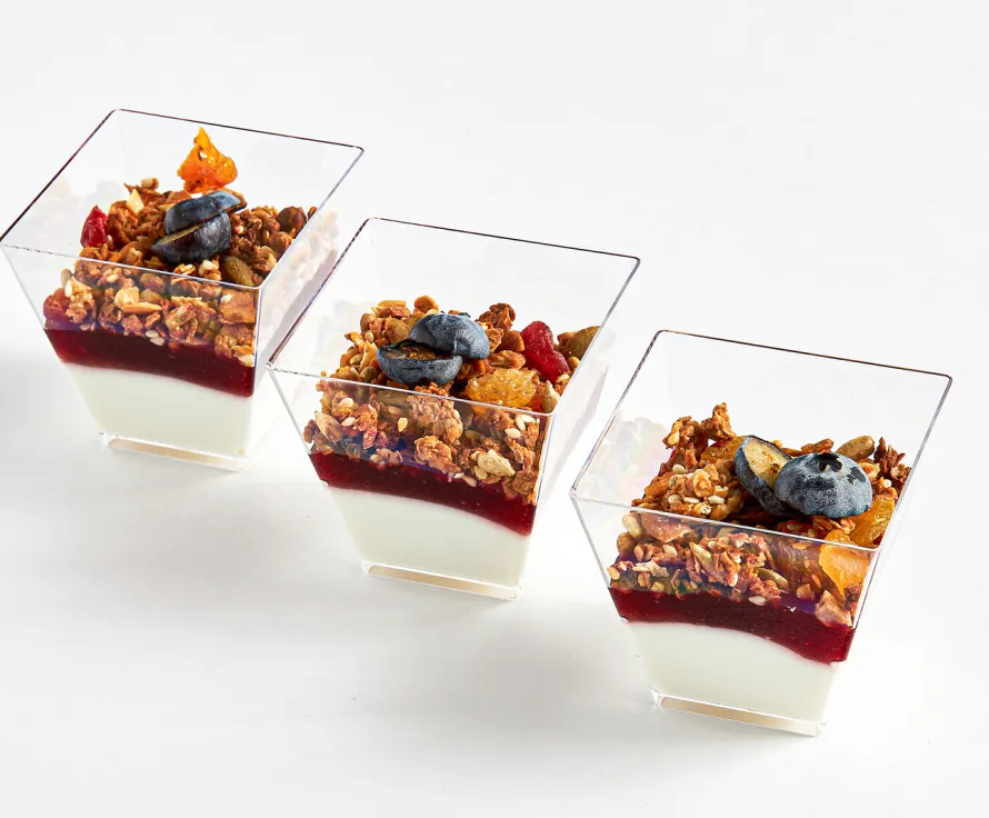 Cheese mousse with granola